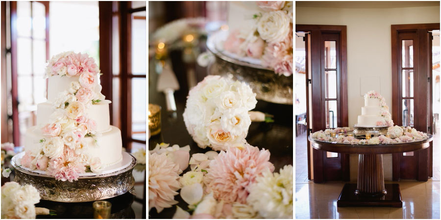 Роскошный свадебный торт с цветами из крема