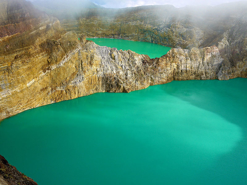 Цветные озера вулкана Келимуту (1)