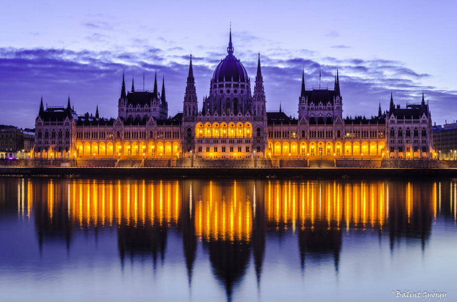 здание парламента в Будапеште