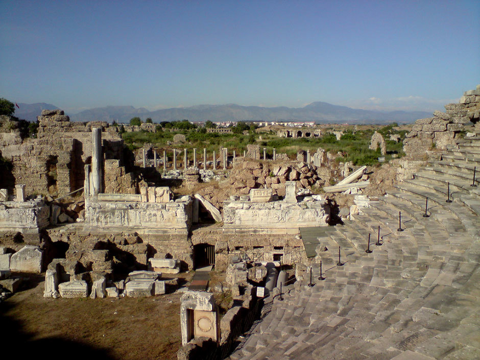 римский амфитеатр в Сиде