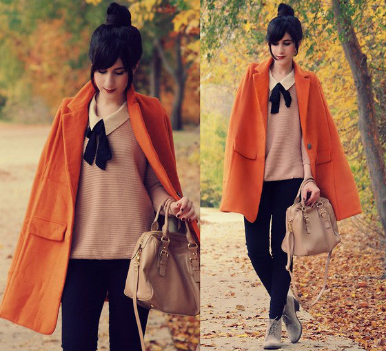 оранжевое пальто