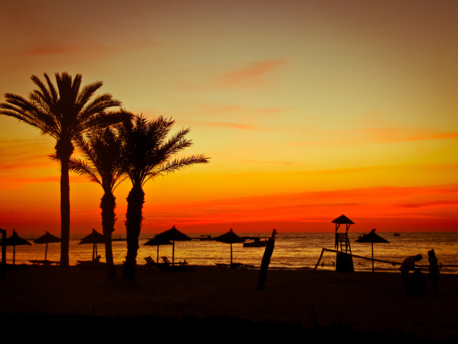 Тунис, закат на море