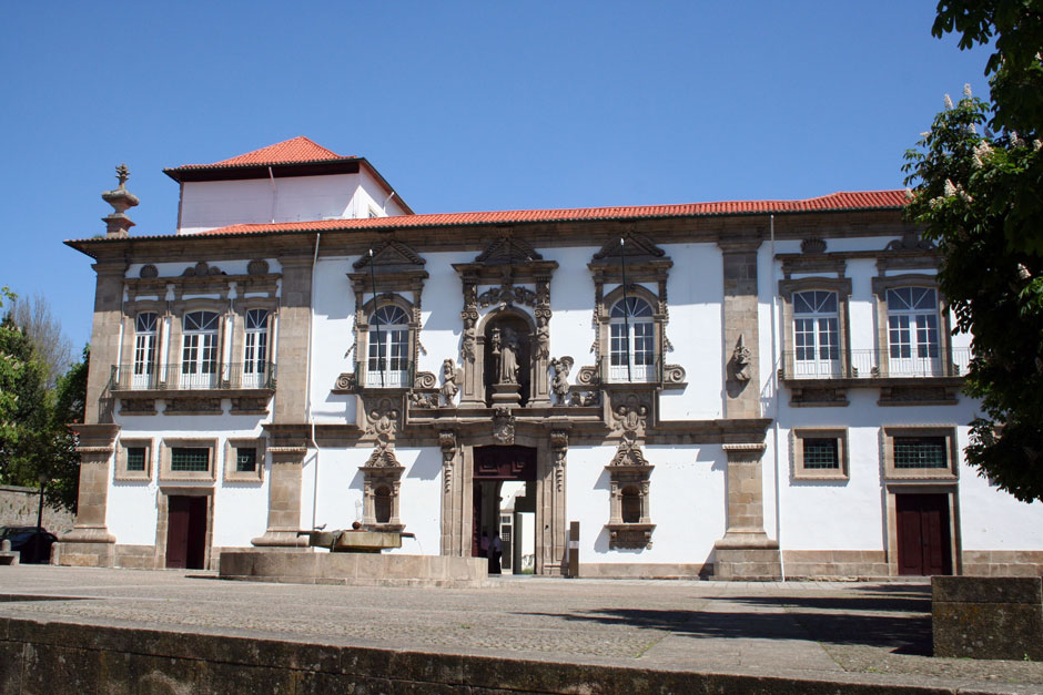 Фасад-старого-монастыря-Санта-Клара