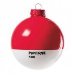 Рождественские шары от всемирно известного Pantone