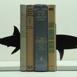 Держатель для книг в виде акулы