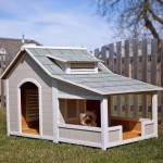 Деревянный домик для маленькой собаки
